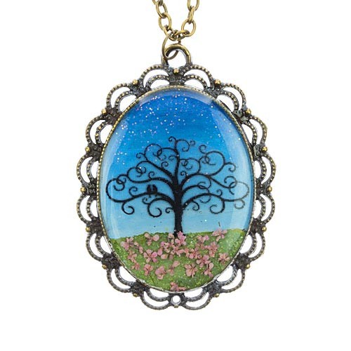 collana in resina primavera ciondolo